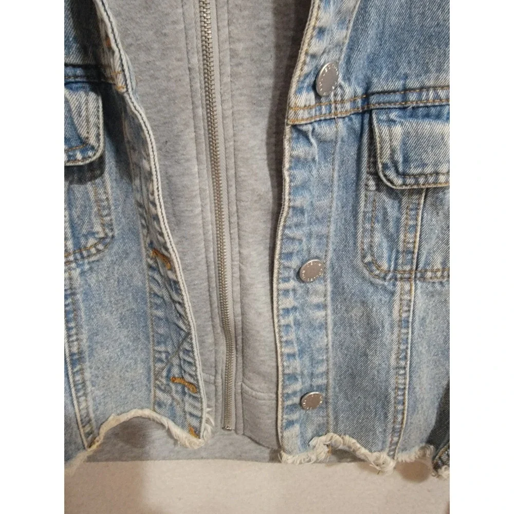 Lovely Bloom Denim Jacket M Blue Cropped Raw Hem Gray Hooded Layered Look Medium